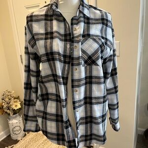 Rue21 women’s black and blue flannel, size small